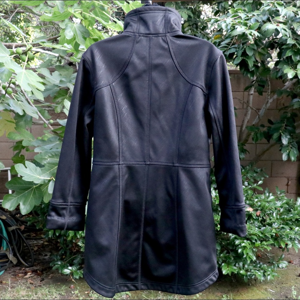 Zella jacket - Picture 3 of 5
